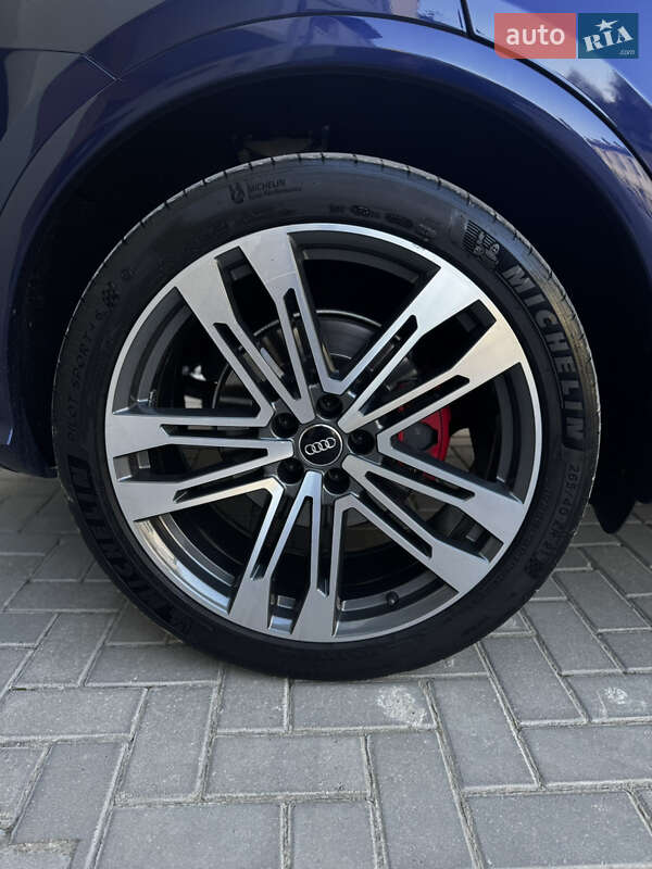 Внедорожник / Кроссовер Audi SQ5 2017 в Ивано-Франковске