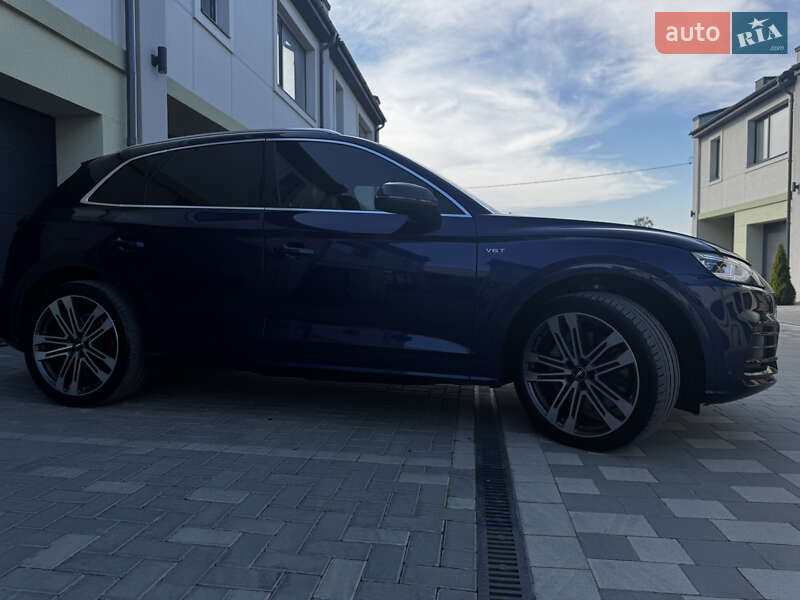 Внедорожник / Кроссовер Audi SQ5 2017 в Ивано-Франковске
