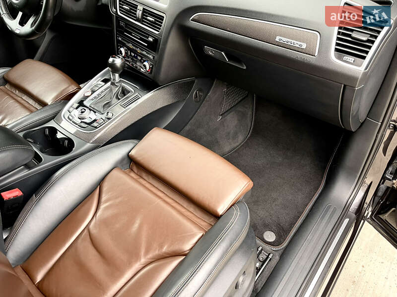 Внедорожник / Кроссовер Audi SQ5 2013 в Киеве
