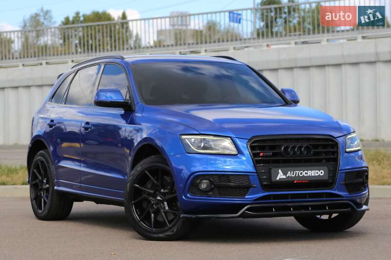 Внедорожник / Кроссовер Audi SQ5 2016 в 