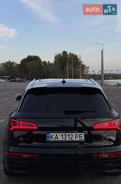 Внедорожник / Кроссовер Audi SQ5 2017 в 