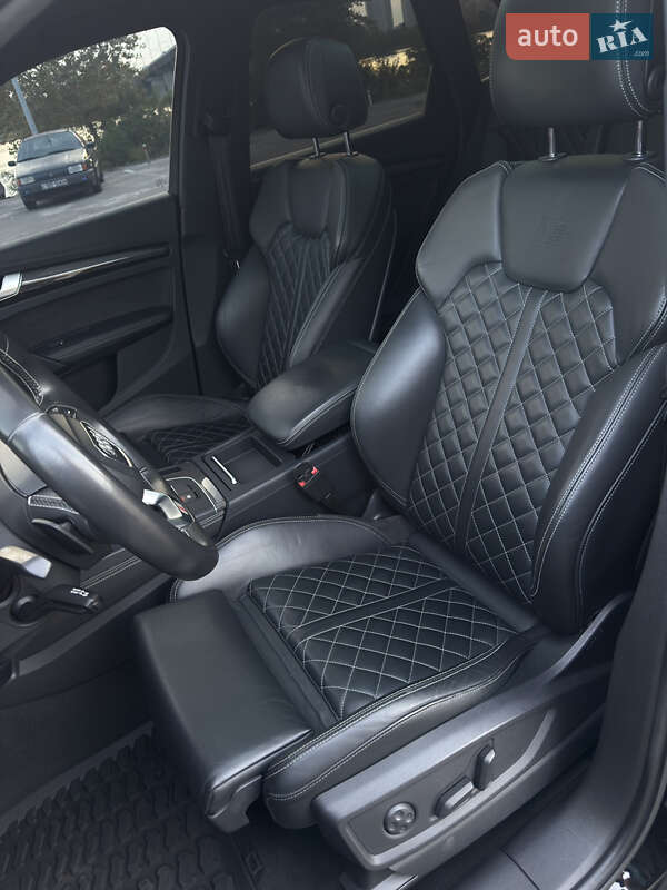 Внедорожник / Кроссовер Audi SQ5 2017 в Киеве