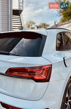 Внедорожник / Кроссовер Audi SQ5 2020 в 