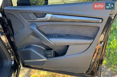 Внедорожник / Кроссовер Audi SQ5 2019 в 
