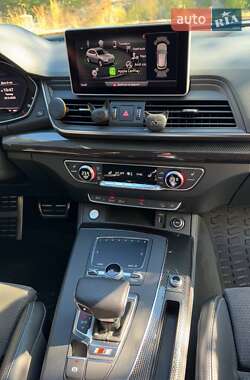 Внедорожник / Кроссовер Audi SQ5 2019 в 