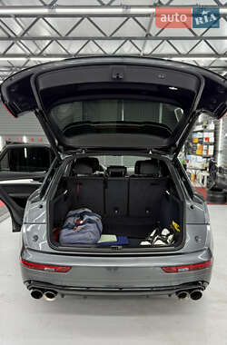Внедорожник / Кроссовер Audi SQ5 2020 в 
