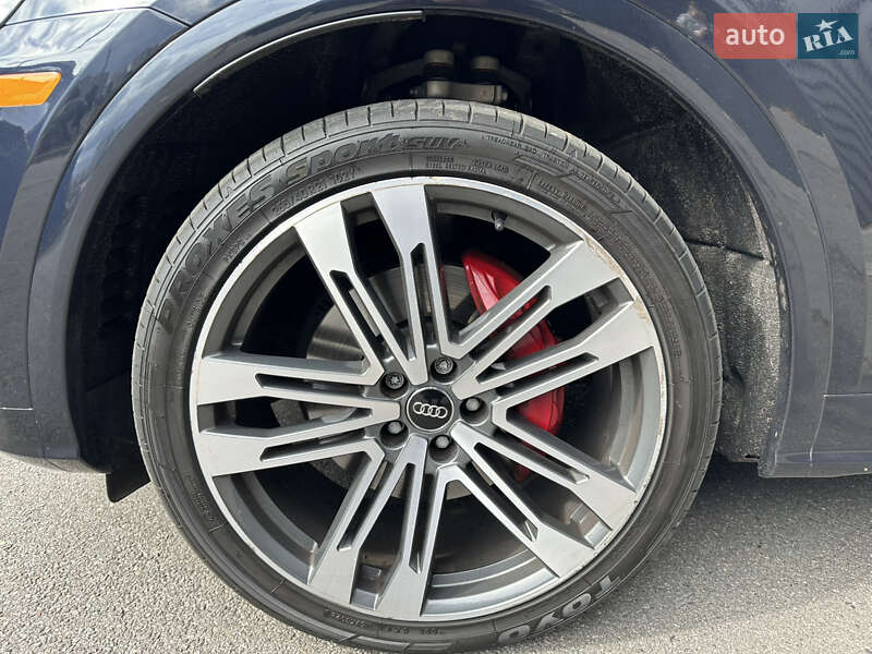 Внедорожник / Кроссовер Audi SQ5 2017 в Харькове
