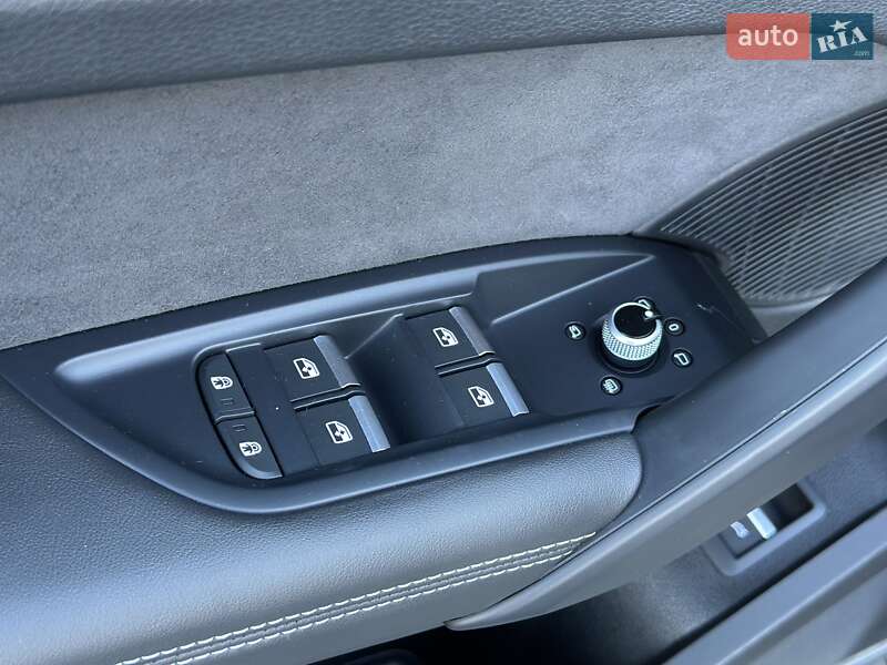 Внедорожник / Кроссовер Audi SQ5 2022 в Львове