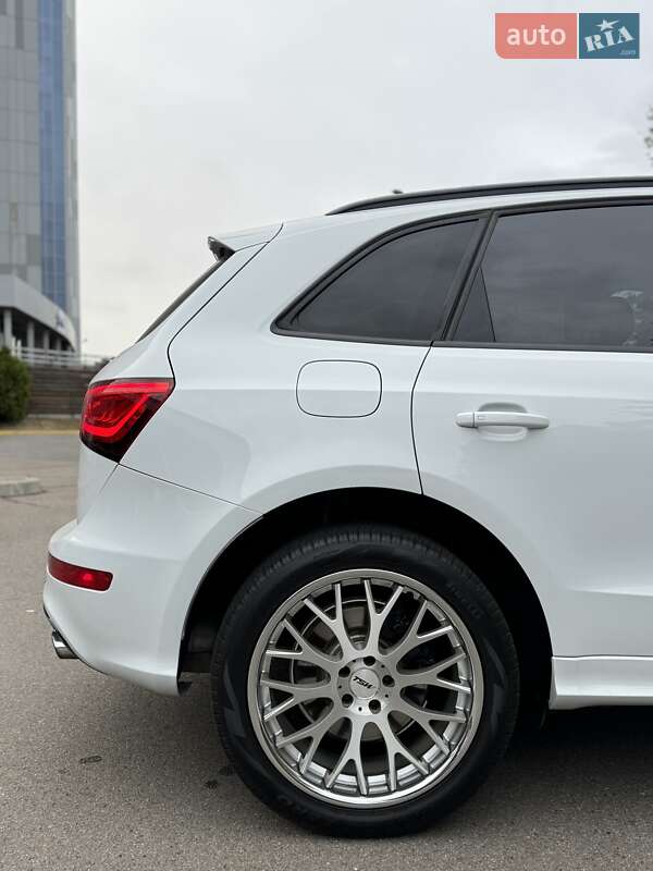 Внедорожник / Кроссовер Audi SQ5 2015 в Киеве