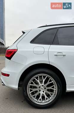 Внедорожник / Кроссовер Audi SQ5 2015 в 