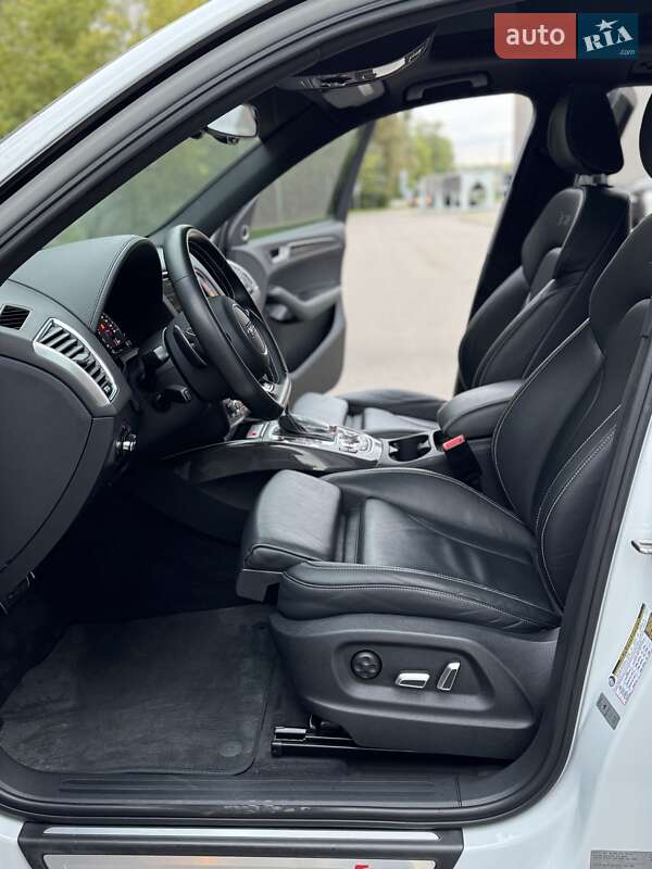 Внедорожник / Кроссовер Audi SQ5 2015 в Киеве