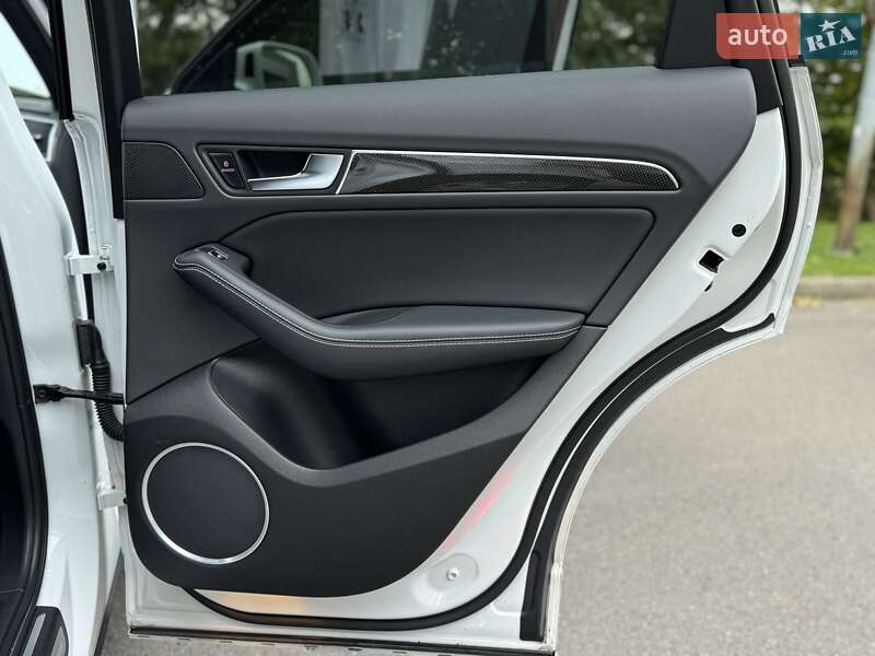 Внедорожник / Кроссовер Audi SQ5 2015 в Киеве