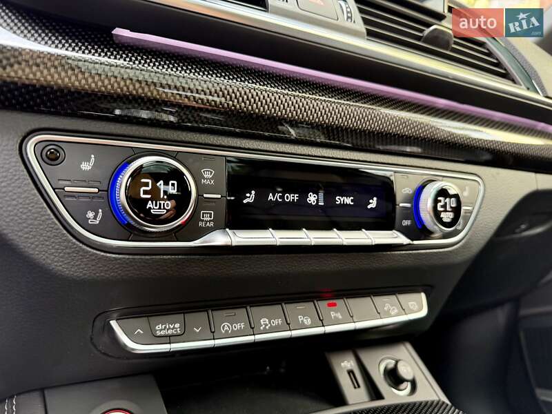 Внедорожник / Кроссовер Audi SQ5 2021 в Днепре
