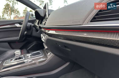 Внедорожник / Кроссовер Audi SQ5 2017 в 