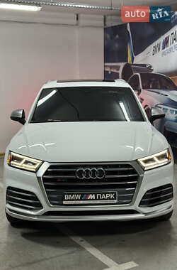 Внедорожник / Кроссовер Audi SQ5 2017 в 