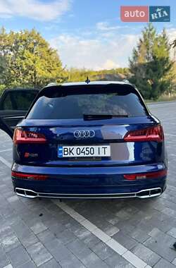 Внедорожник / Кроссовер Audi SQ5 2017 в 