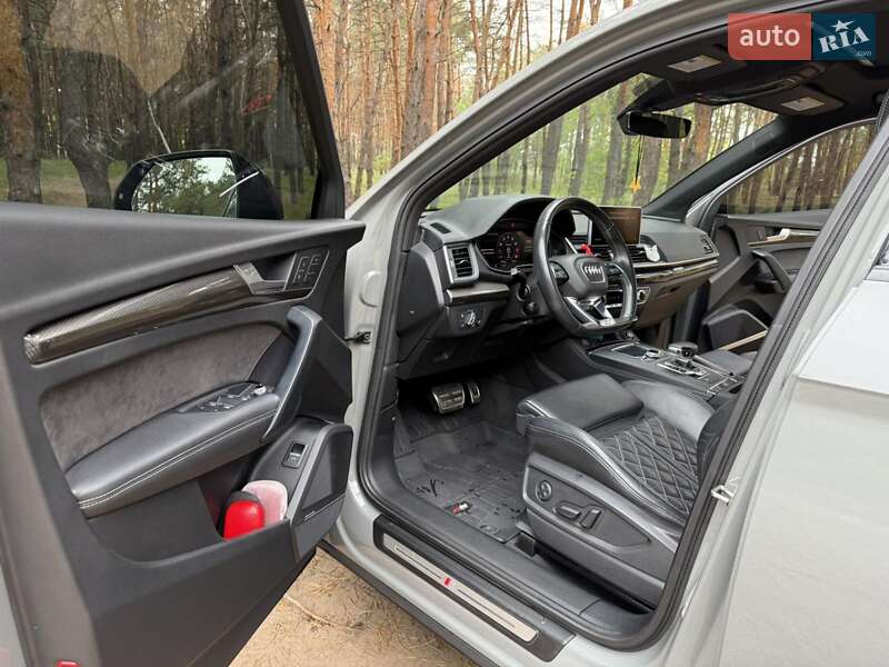Внедорожник / Кроссовер Audi SQ5 2019 в Днепре