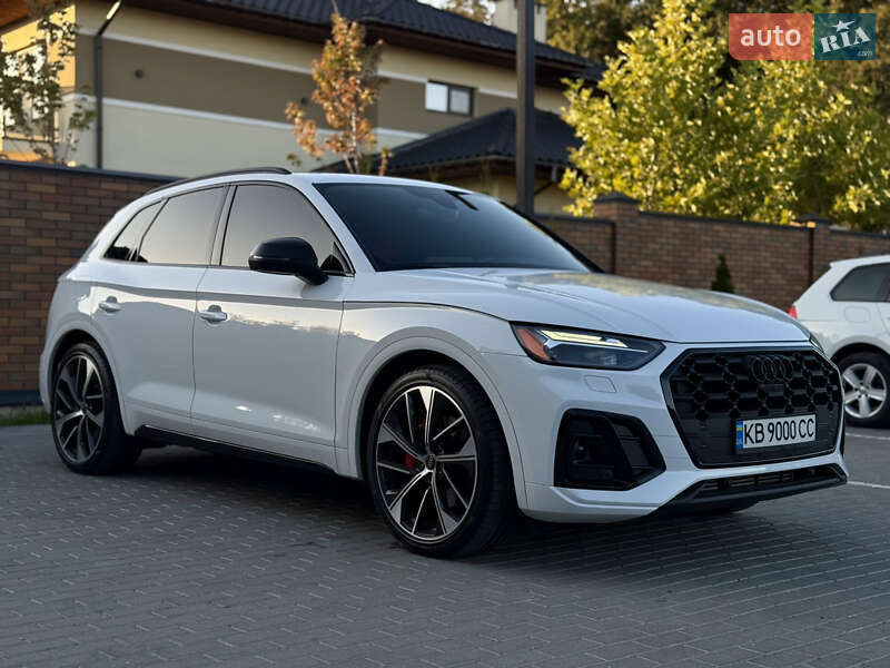 Внедорожник / Кроссовер Audi SQ5 2023 в 