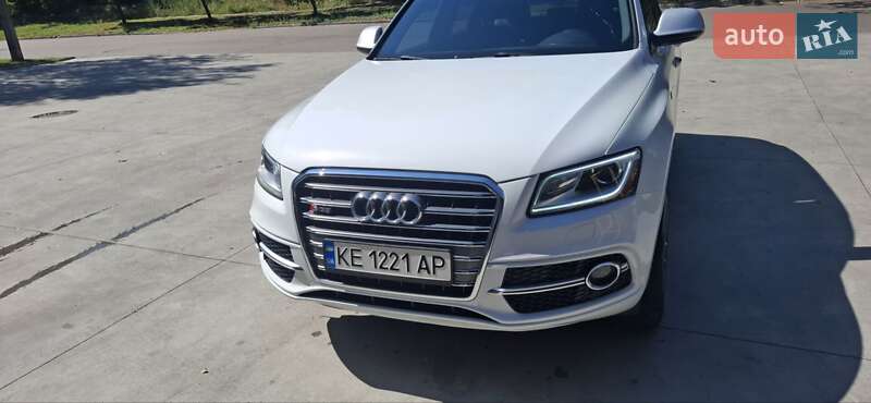 Внедорожник / Кроссовер Audi SQ5 2014 в 