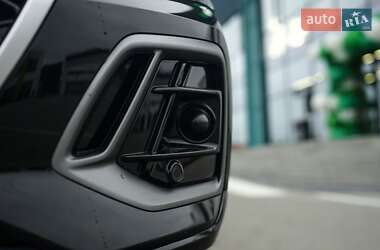 Внедорожник / Кроссовер Audi SQ5 2021 в 