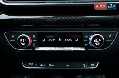 Внедорожник / Кроссовер Audi SQ5 2021 в 