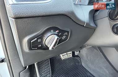 Внедорожник / Кроссовер Audi SQ5 2014 в 