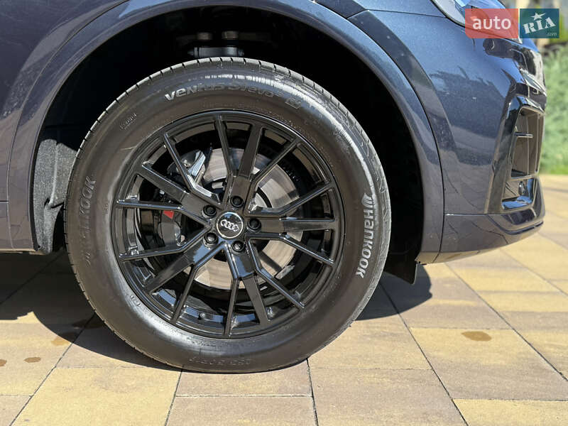 Внедорожник / Кроссовер Audi SQ5 2020 в Киеве
