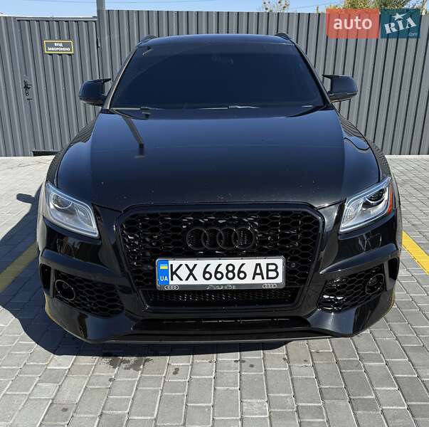 Внедорожник / Кроссовер Audi SQ5 2015 в 