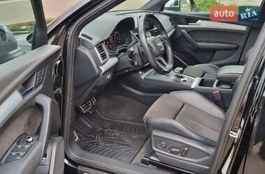 Внедорожник / Кроссовер Audi SQ5 2017 в 