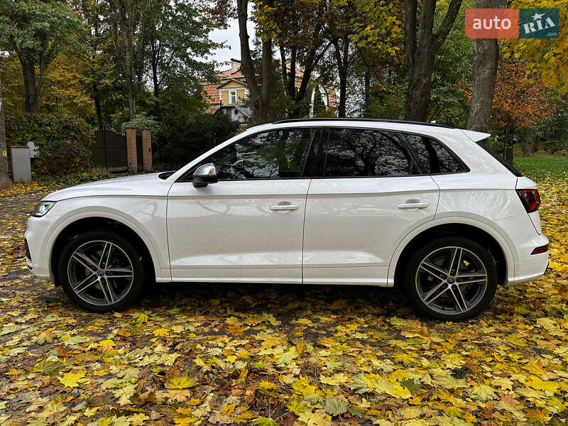 Внедорожник / Кроссовер Audi SQ5 2019 в Киеве