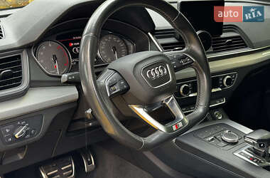 Позашляховик / Кросовер Audi SQ5 2019 в  фото 23 Позашляховик / Кросовер Audi SQ5 2019 в