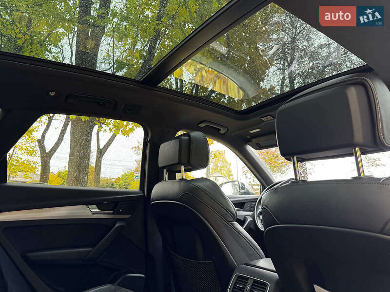 Внедорожник / Кроссовер Audi SQ5 2019 в Киеве