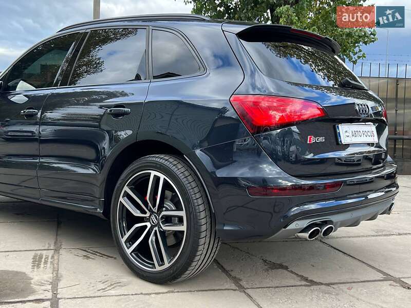 Внедорожник / Кроссовер Audi SQ5 2015 в Киеве