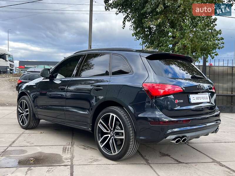 Внедорожник / Кроссовер Audi SQ5 2015 в Киеве