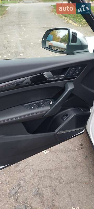 Позашляховик / Кросовер Audi SQ5 2017 в Ужгороді