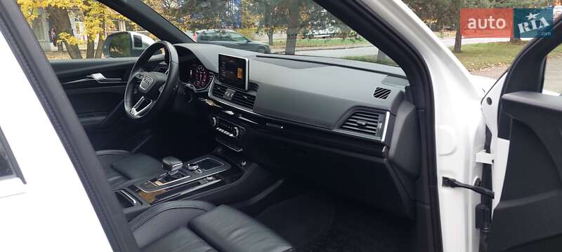 Позашляховик / Кросовер Audi SQ5 2017 в Ужгороді