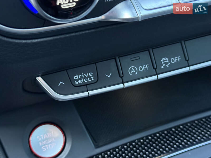 Внедорожник / Кроссовер Audi SQ5 2017 в Тернополе