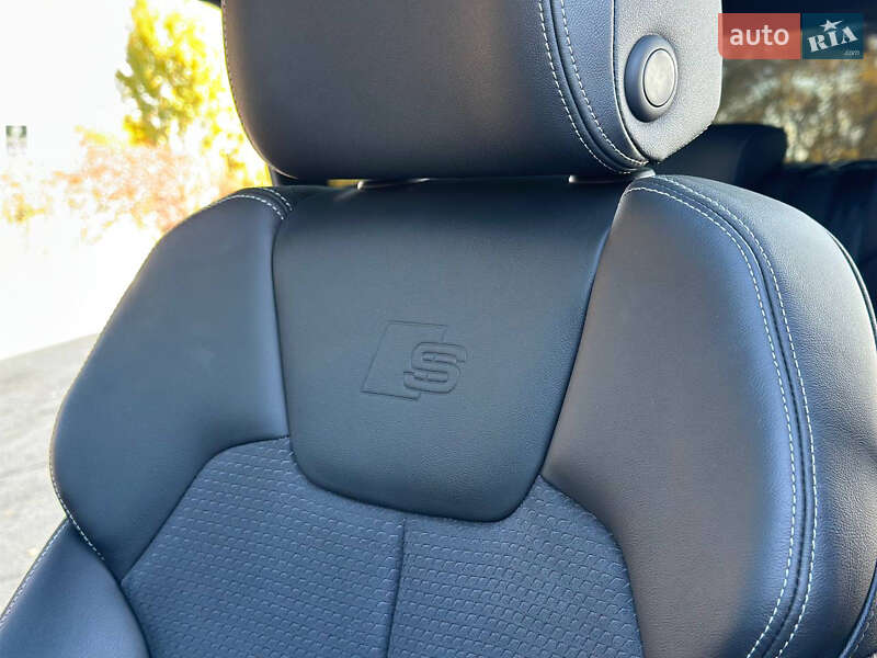 Внедорожник / Кроссовер Audi SQ5 2022 в Днепре