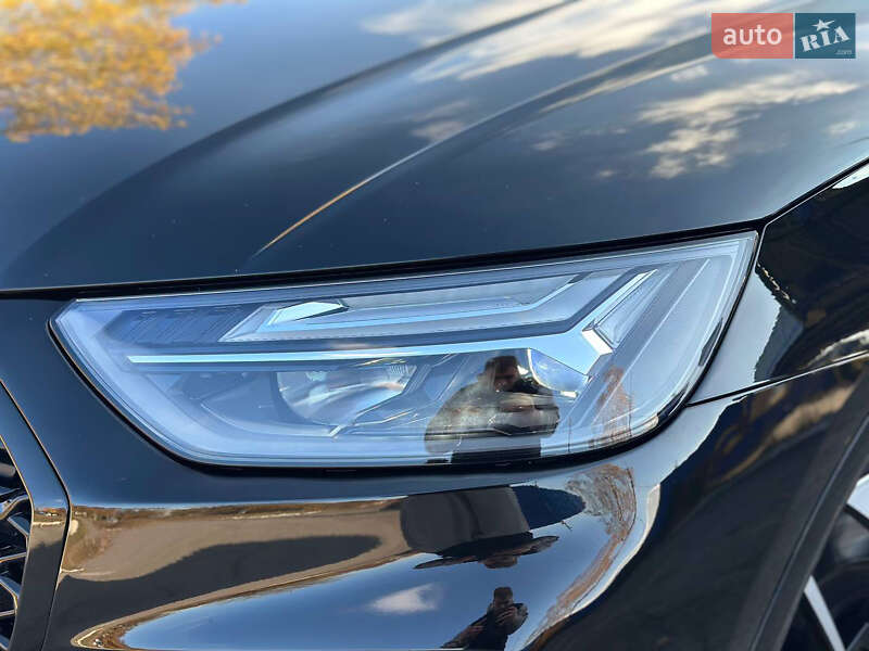 Внедорожник / Кроссовер Audi SQ5 2022 в Днепре