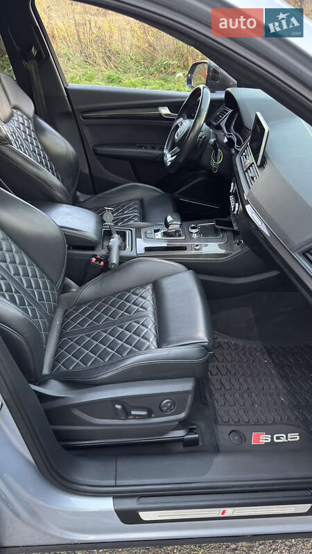 Позашляховик / Кросовер Audi SQ5 2018 в Долині