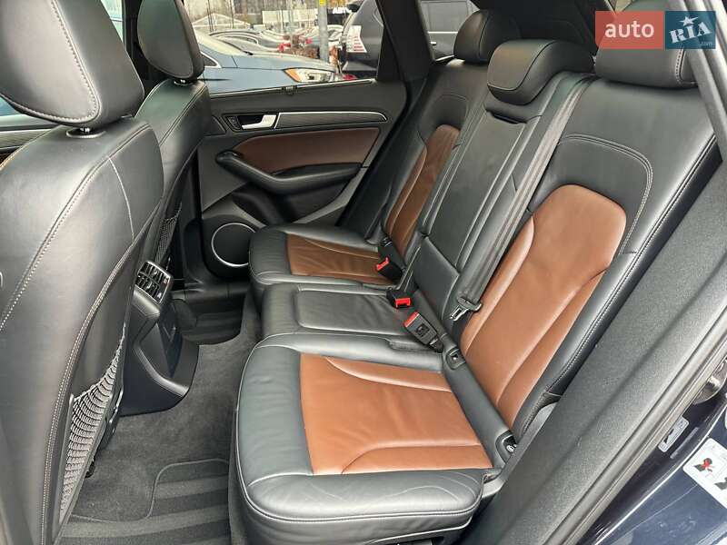 Позашляховик / Кросовер Audi SQ5 2015 в Києві