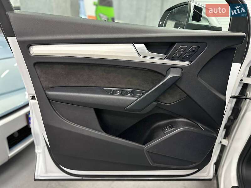 Внедорожник / Кроссовер Audi SQ5 2018 в Каменском