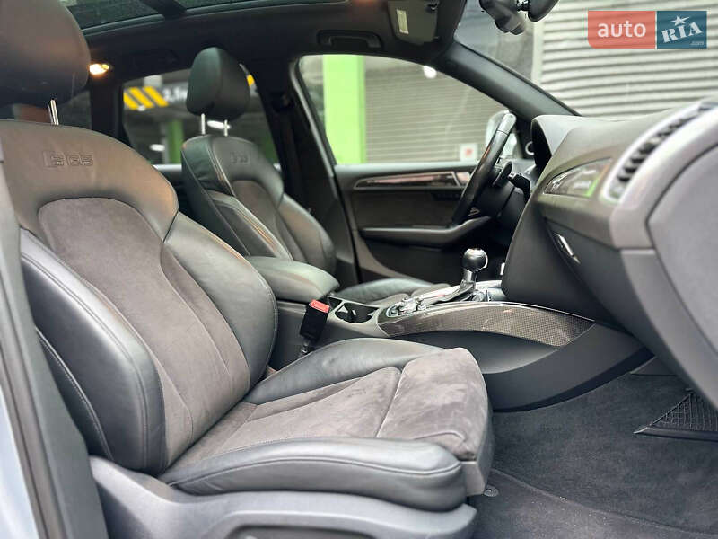 Внедорожник / Кроссовер Audi SQ5 2014 в Киеве