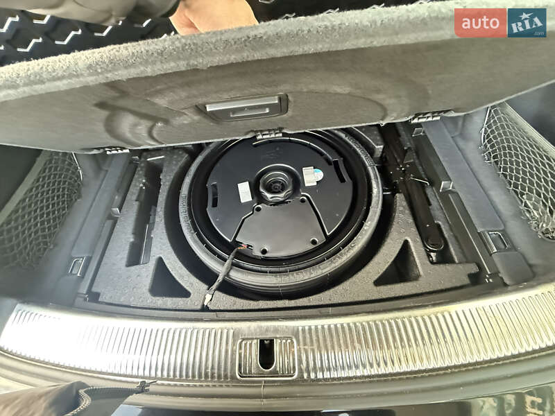 Позашляховик / Кросовер Audi SQ5 2023 в Полтаві