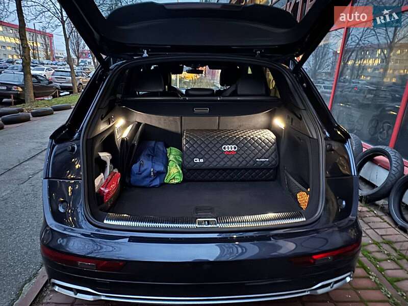 Позашляховик / Кросовер Audi SQ5 2017 в Києві