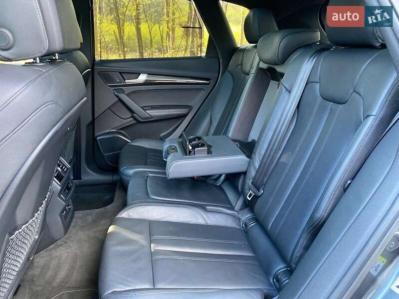 Внедорожник / Кроссовер Audi SQ5 2019 в Киеве