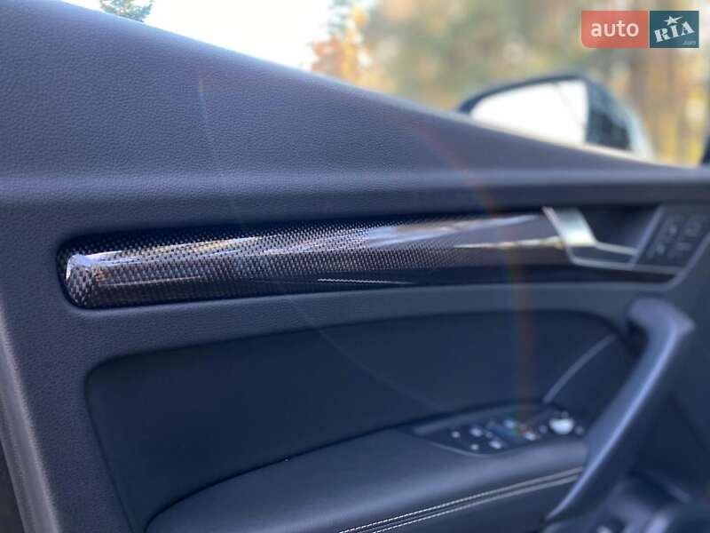 Внедорожник / Кроссовер Audi SQ5 2019 в Киеве