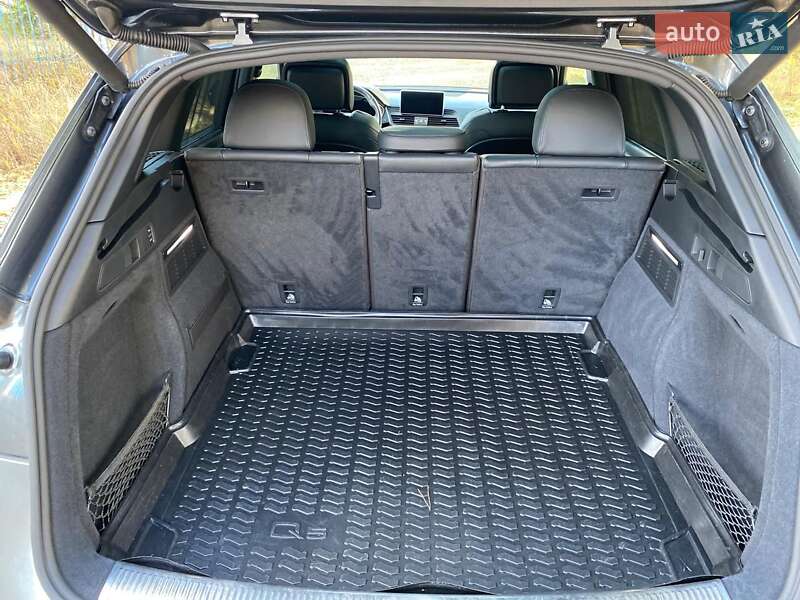 Внедорожник / Кроссовер Audi SQ5 2019 в Киеве