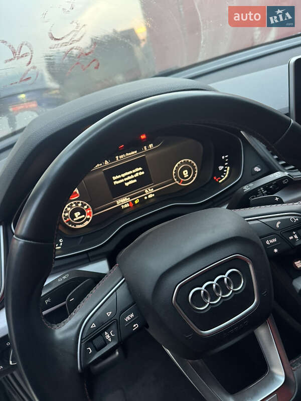 Внедорожник / Кроссовер Audi SQ5 2018 в Луцке