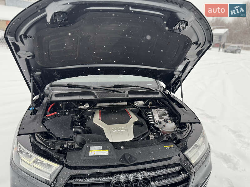 Внедорожник / Кроссовер Audi SQ5 2018 в Луцке